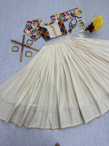 Celvora Raas Royale: 6-Meter Flair Lehenga for Navratri Nights