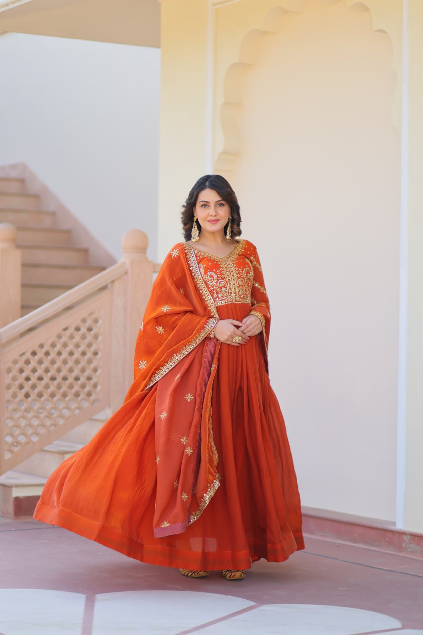 Celvora Premium Navratri Gown – Fendy Fabric & Embroidered Dupatta